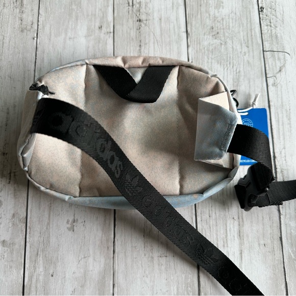 NEW WITH TAGS ADIDAS ORIGINALS SPORTS 2.0 WAIST PACK BLUE ORANGE SPRAY BELT BAG - Picture 6 of 7